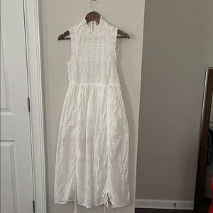 Chic White Sleeveless Maxi Dress